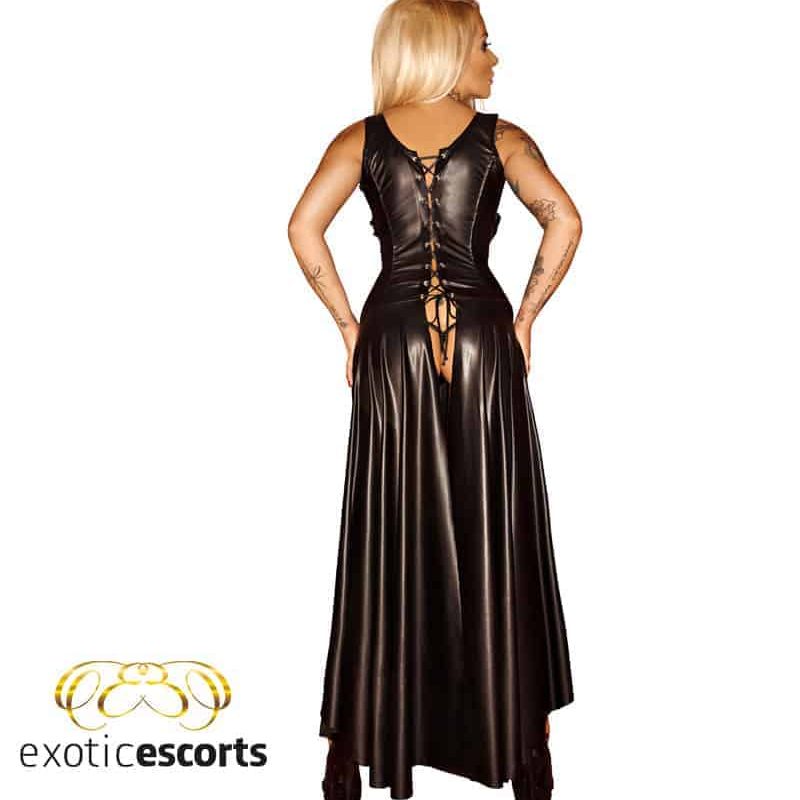 Wetlook-Kleid_lang_schwarz_2---Exotic-Escorts